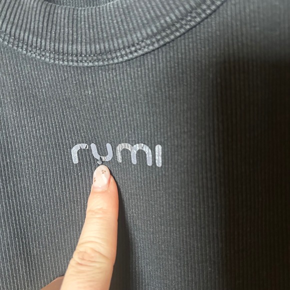 Rumi Ribbed Crop Tank Top Black Sleeveless Athletic Workout Women's Medium - Picture 3 of 4